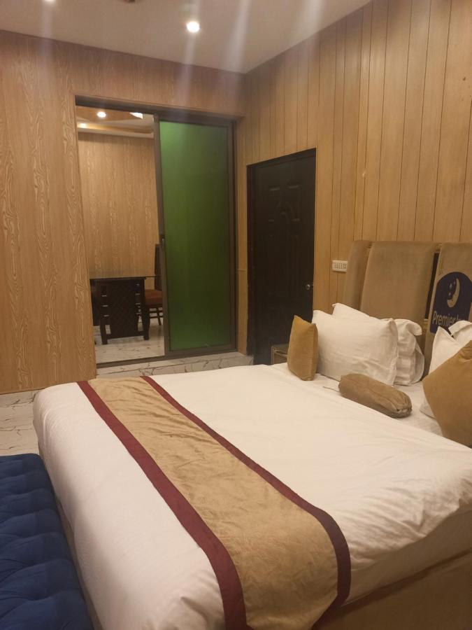 Premier Inn Johar Town Lahore Exterior foto