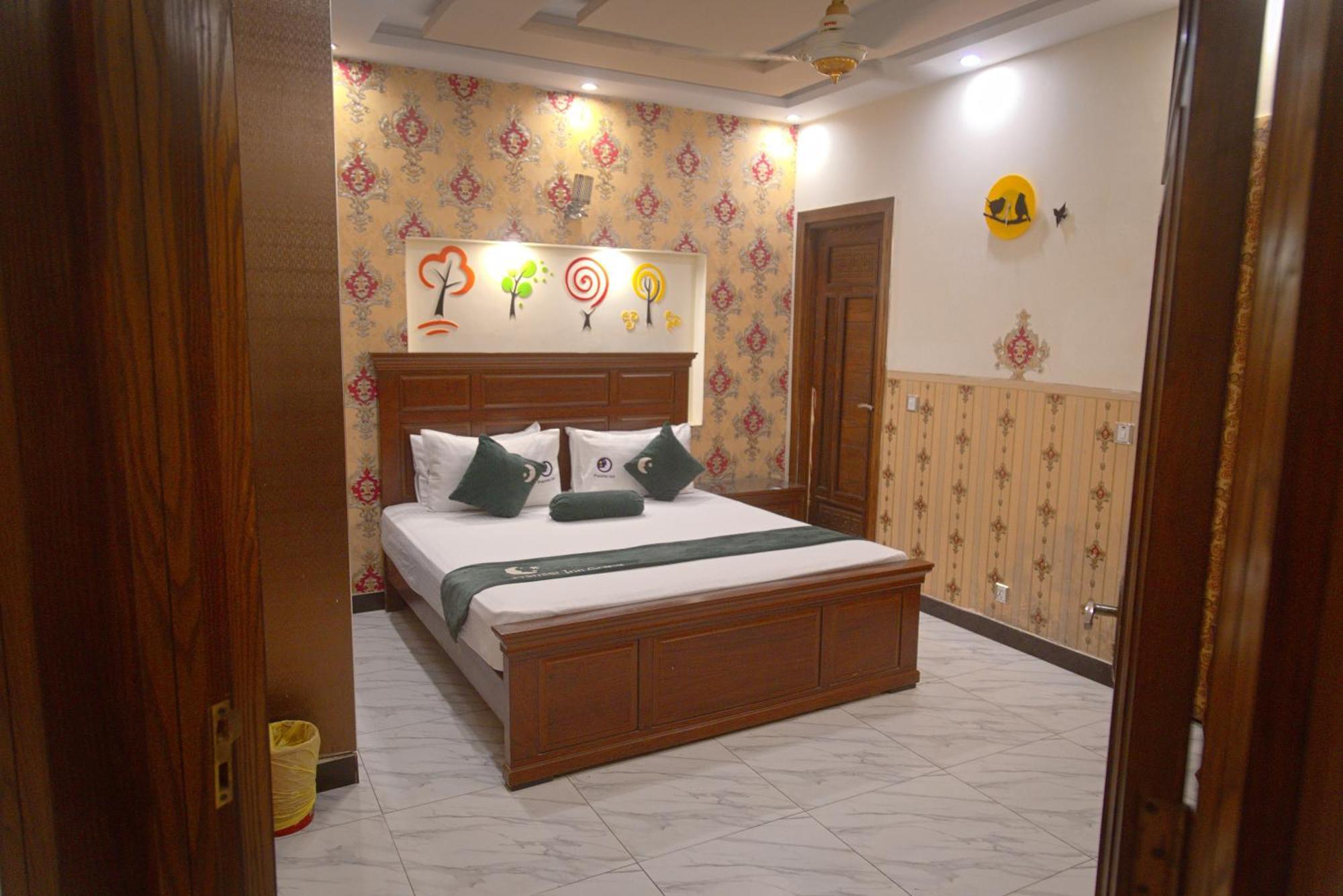 Premier Inn Johar Town Lahore Exterior foto