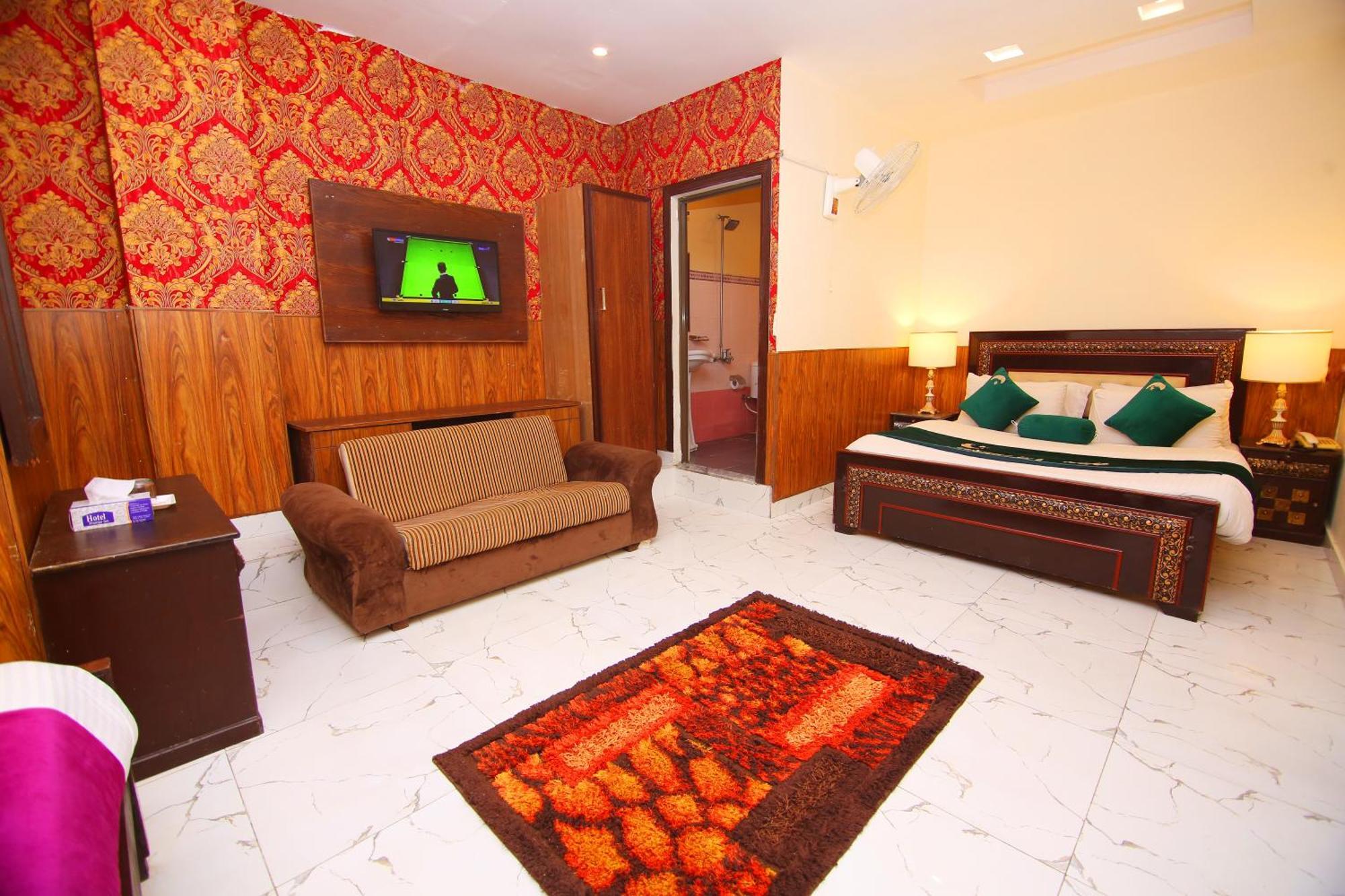 Premier Inn Johar Town Lahore Exterior foto