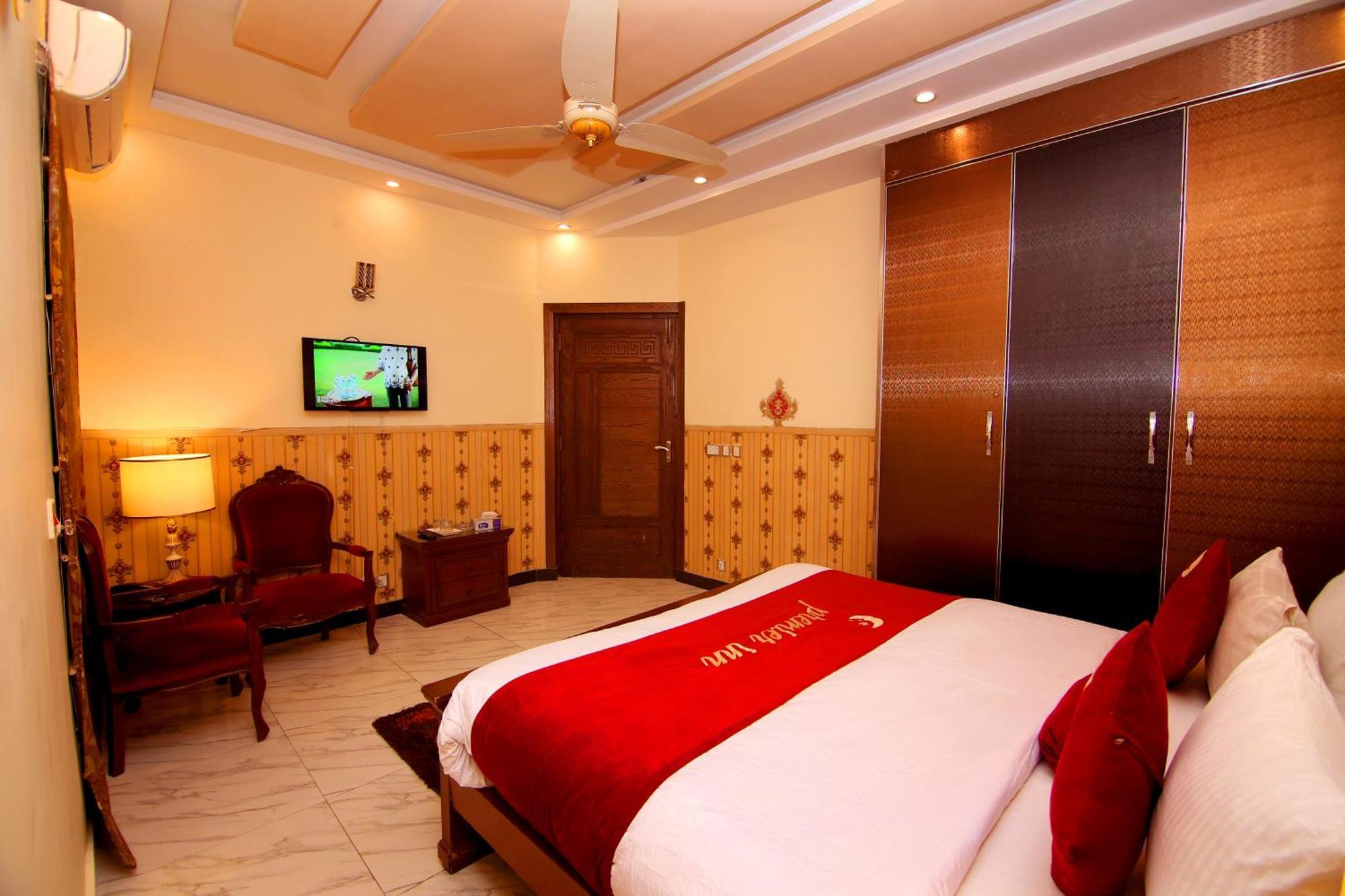 Premier Inn Johar Town Lahore Exterior foto