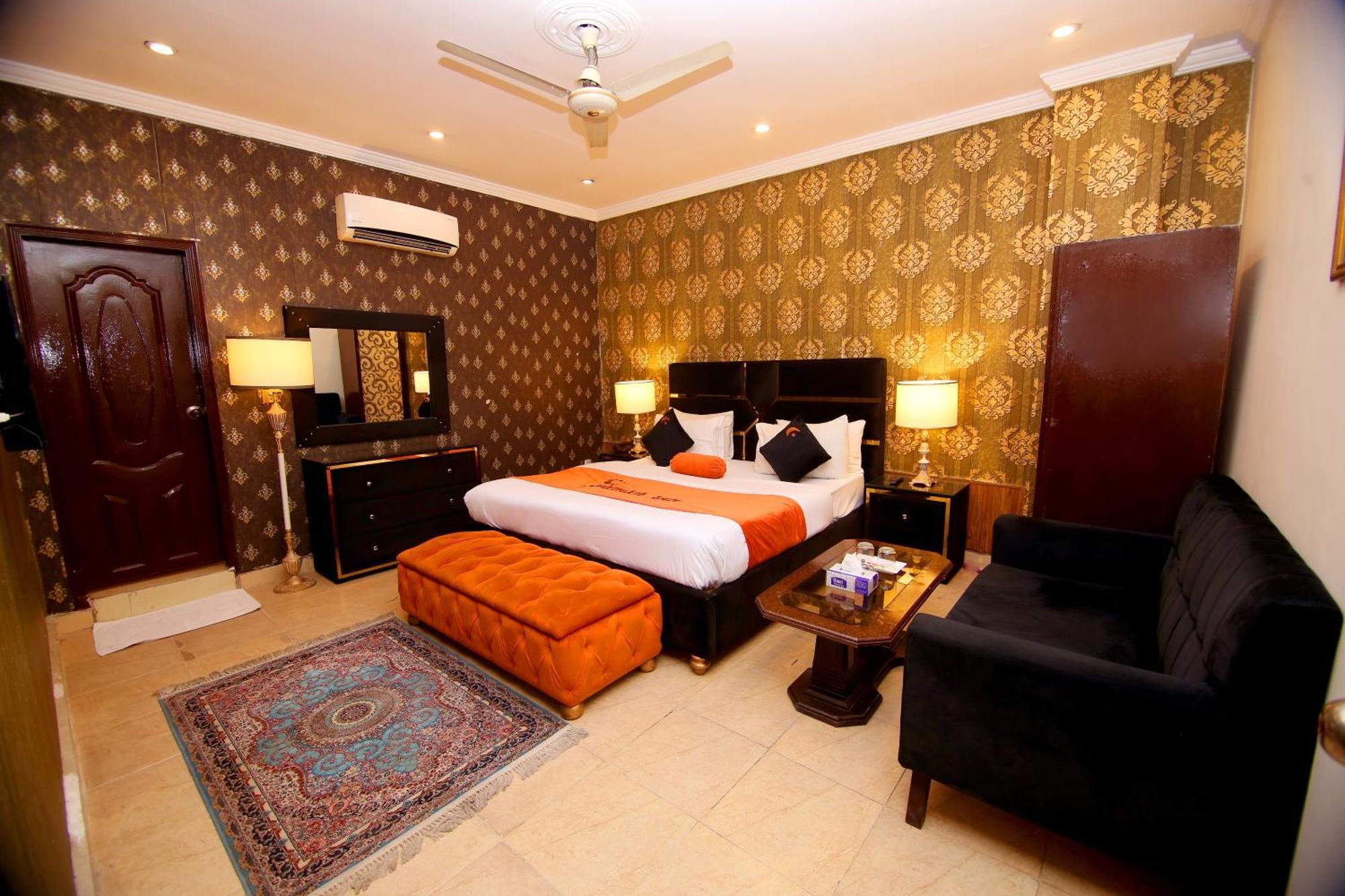 Premier Inn Johar Town Lahore Exterior foto