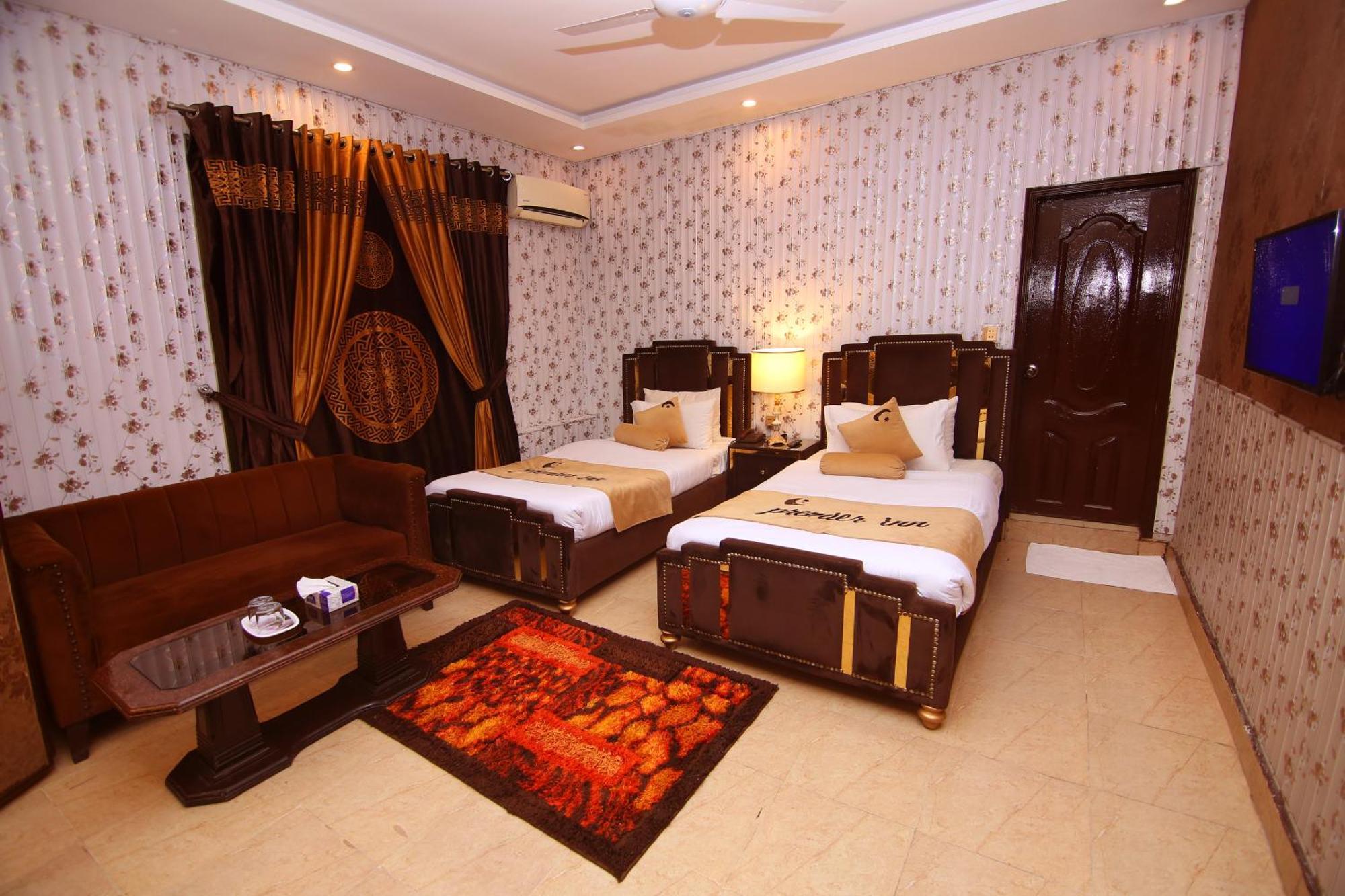 Premier Inn Johar Town Lahore Exterior foto