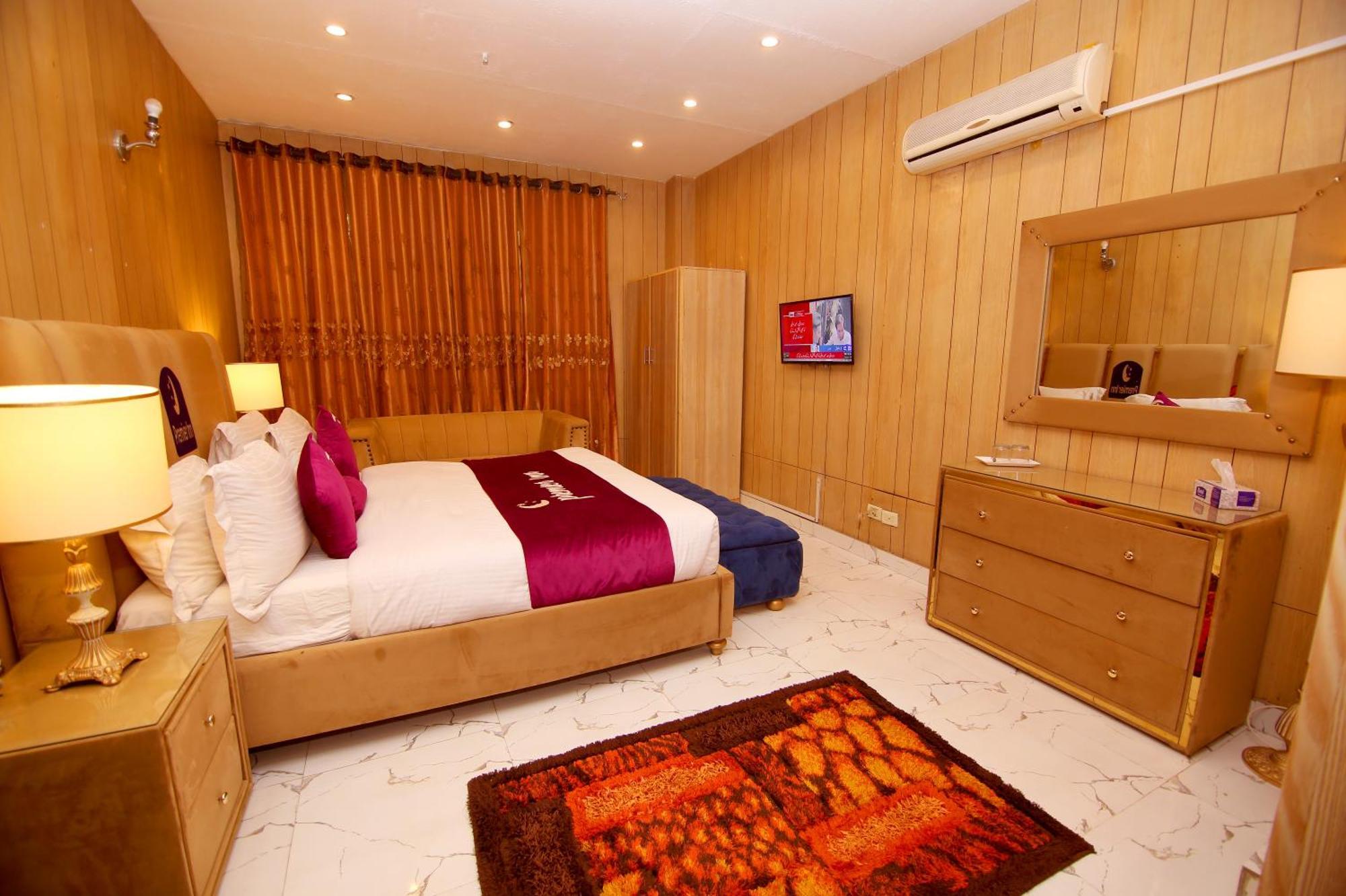 Premier Inn Johar Town Lahore Exterior foto